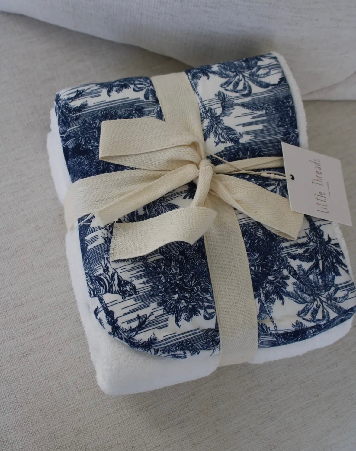 Toile bath towel