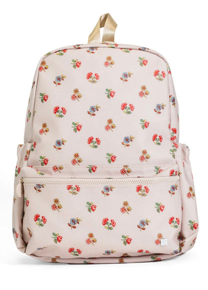 TRVL backpacker