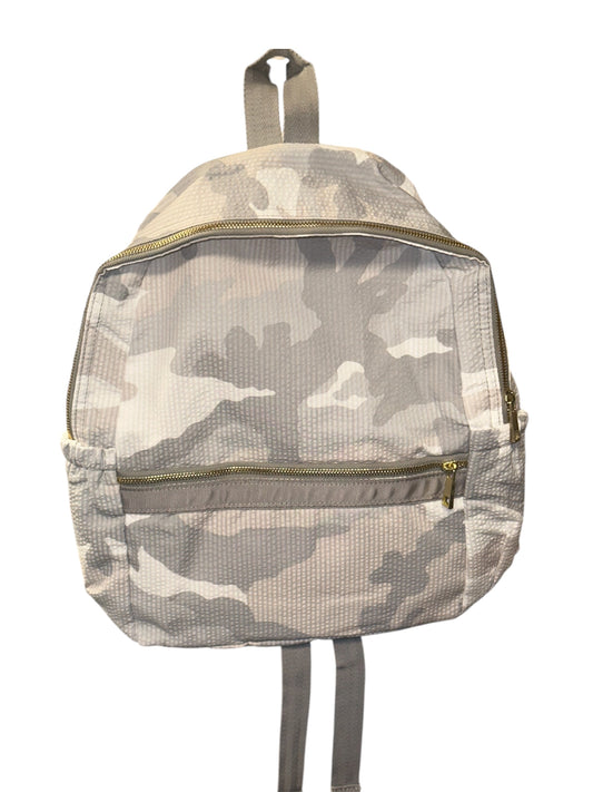 Snow camo seersucker medium backpack with pockets
